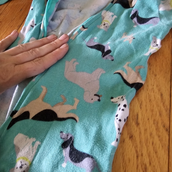 Carter's 12 month footie PJs - Picture 3 of 3